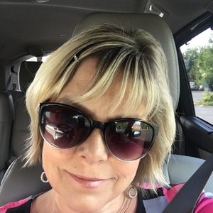 Meet your Posher, Becky